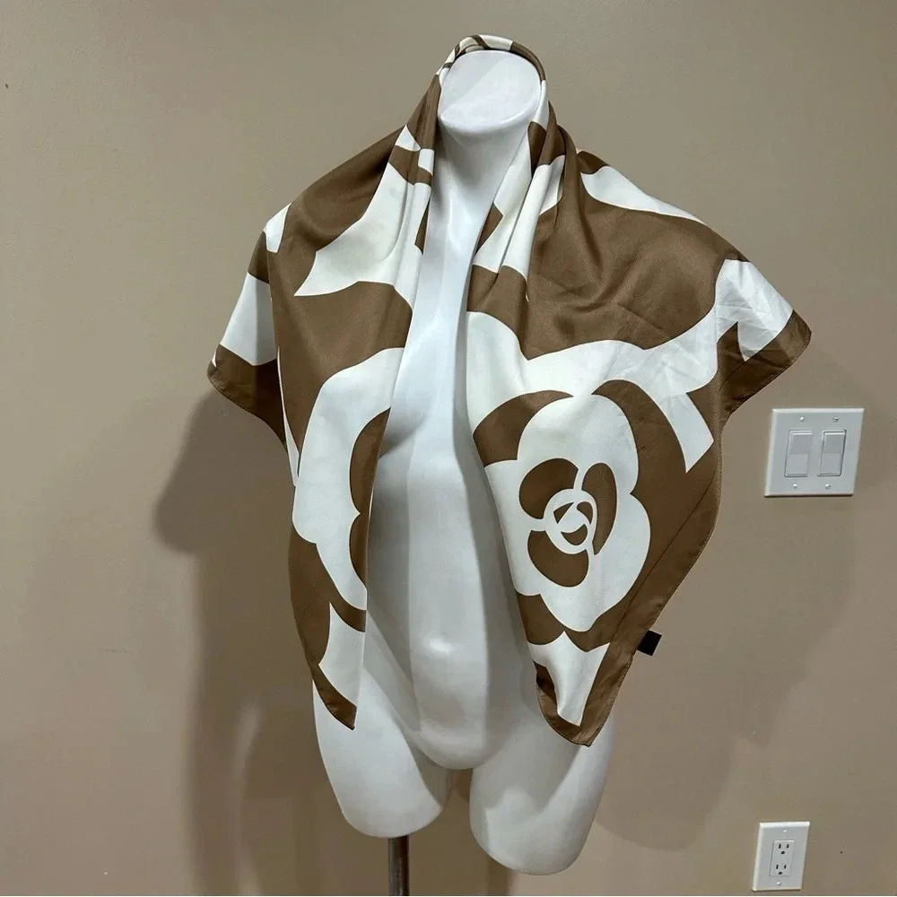 Beautiful print scarf